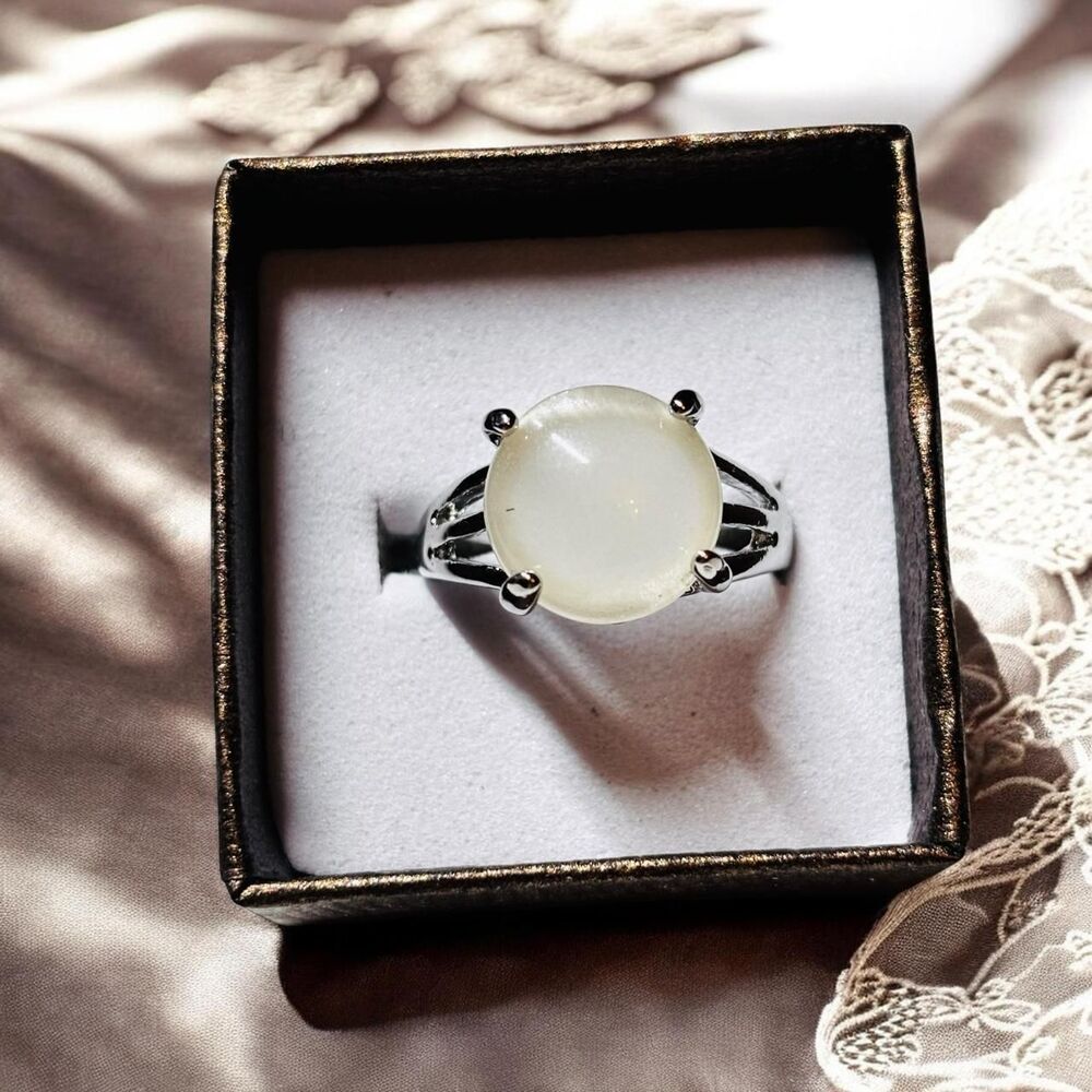 Unbranded Women's Silver and White Jewellery